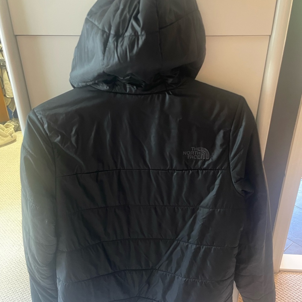 The North Face Women's Black Puffer Jacket - Picture 2 of 3